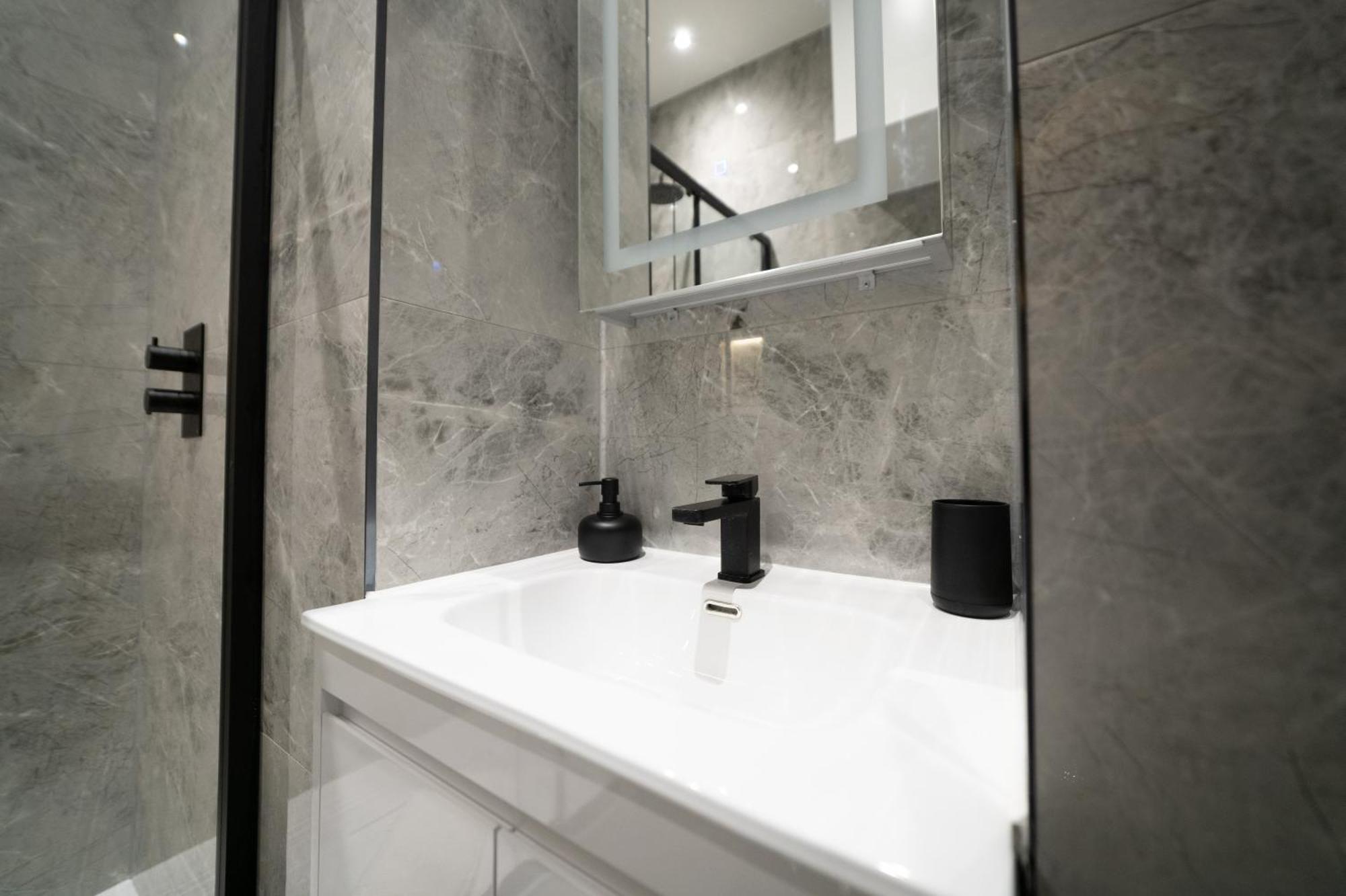 לונדון One And Two Bedroom Apartments Near Holloway Train Station By Belvilla מראה חיצוני תמונה